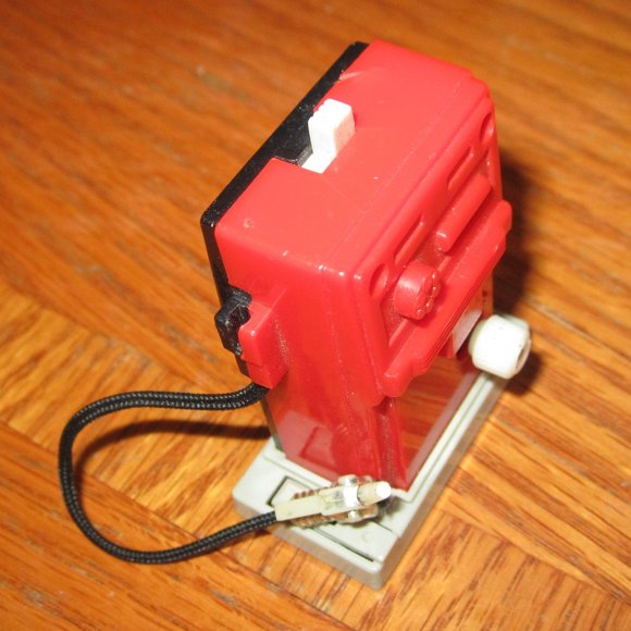Vintage Tomy Wind-Up Gas Pump with Car Launcher - Picture 5 of 5